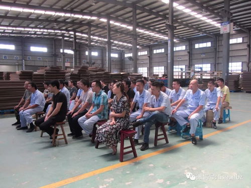 生产车间里开大会 又一家纸板厂成立工会了